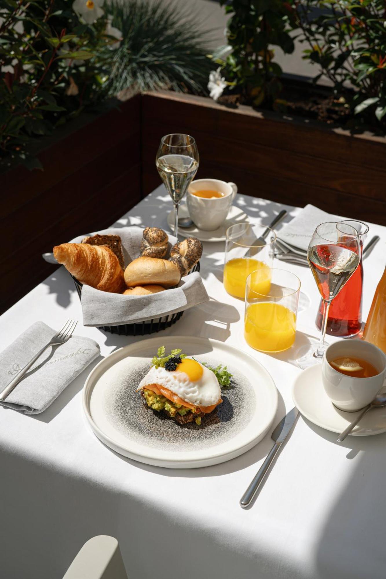 Готель Almanac Palais Відень Екстер'єр фото A typical breakfast